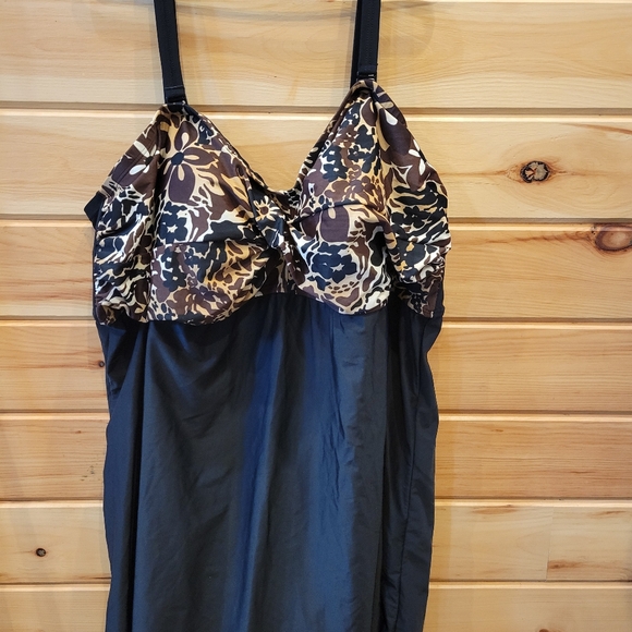 Fresh Water One Piece Removable Strap Skirted Swimsuit Slimming Black 30W - Picture 2 of 7